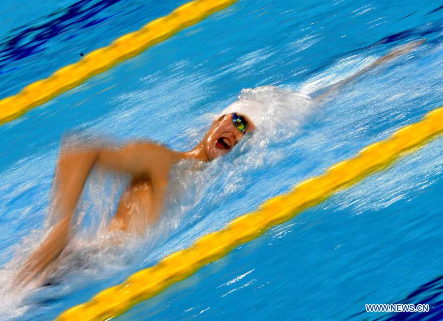 На национальном чемпионате Китая по плаванию Сунь Ян выиграл золотую медаль в заплыве на 800 м вольным стилем (3)