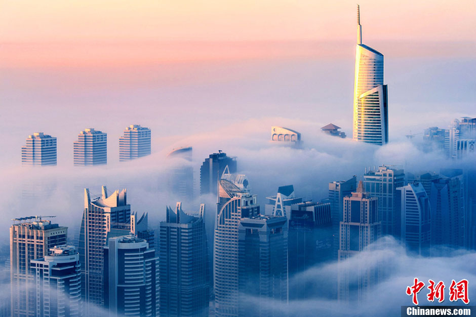 Красиво! Дубайская башня «Princess Tower» в тумане!