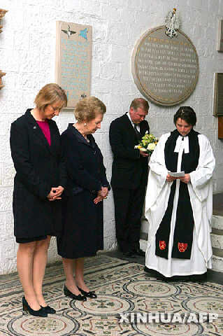 Скончалась бывший премьер-министр Великобритании Маргарет Тэтчер (22)