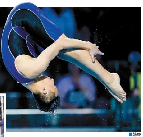 Российский прыгун в воду Дмитрий Саутин принимает участие в китайской телепередаче (7)