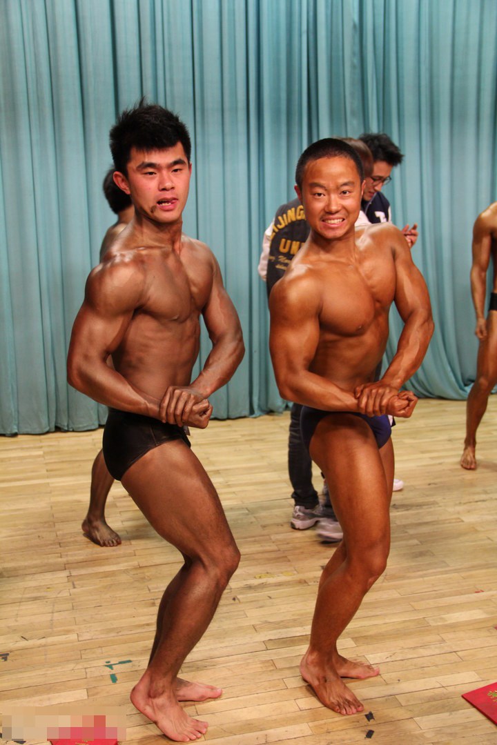 Студенты Цинхуа демонстрируют мускулистые фигуры в соревновании по бодибилдингу (8)