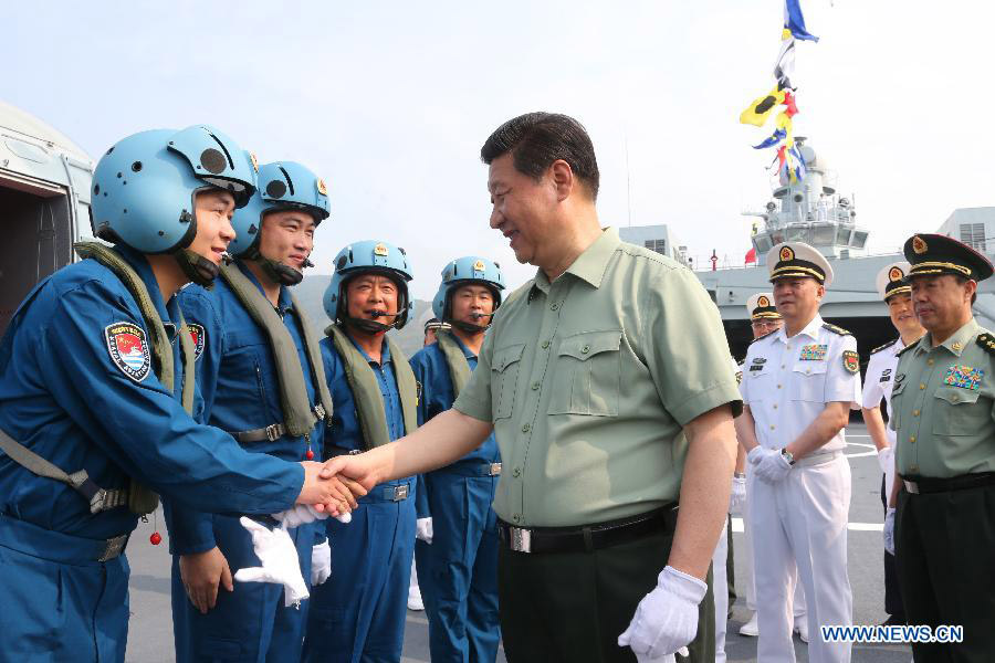 Си Цзиньпин проинспектировал подразделение ВМС НОАК в Санья