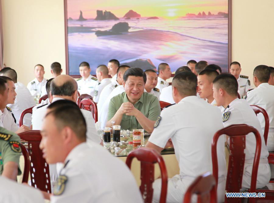 Си Цзиньпин проинспектировал подразделение ВМС НОАК в Санья (5)