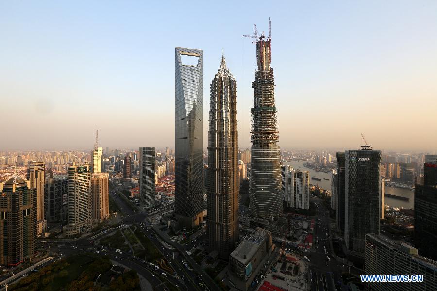 Высота строящегося в Шанхае небоскреба превысила 500 м (5)