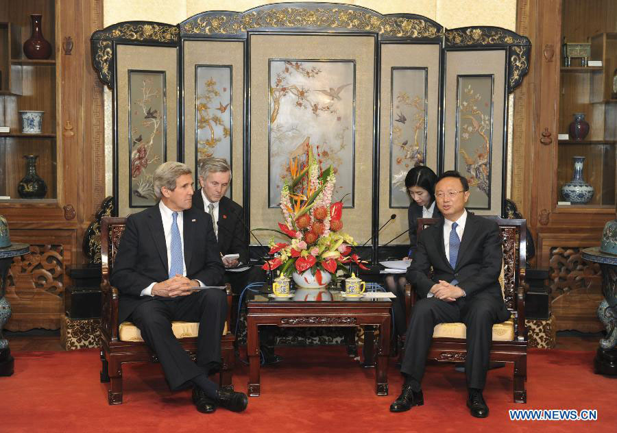 Ян Цзечи провел встречу с госсекретарем США Дж. Керри