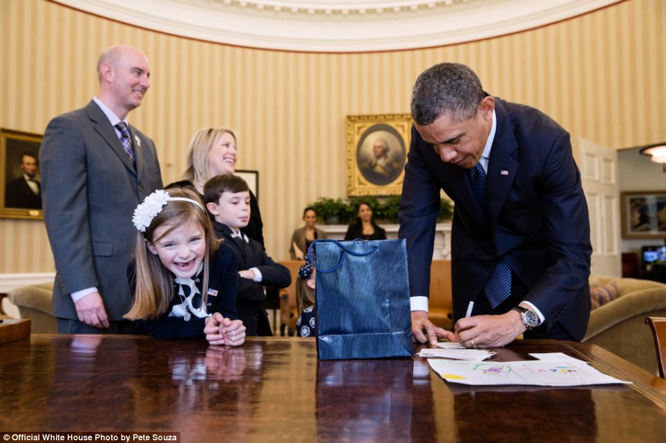 Белый дом опубликовал новые фотографии Обамы и его семьи (5)