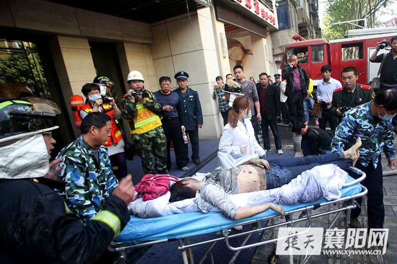Пожар в городе Сянъян провинции Хубэй унес жизни 13 человек (10)