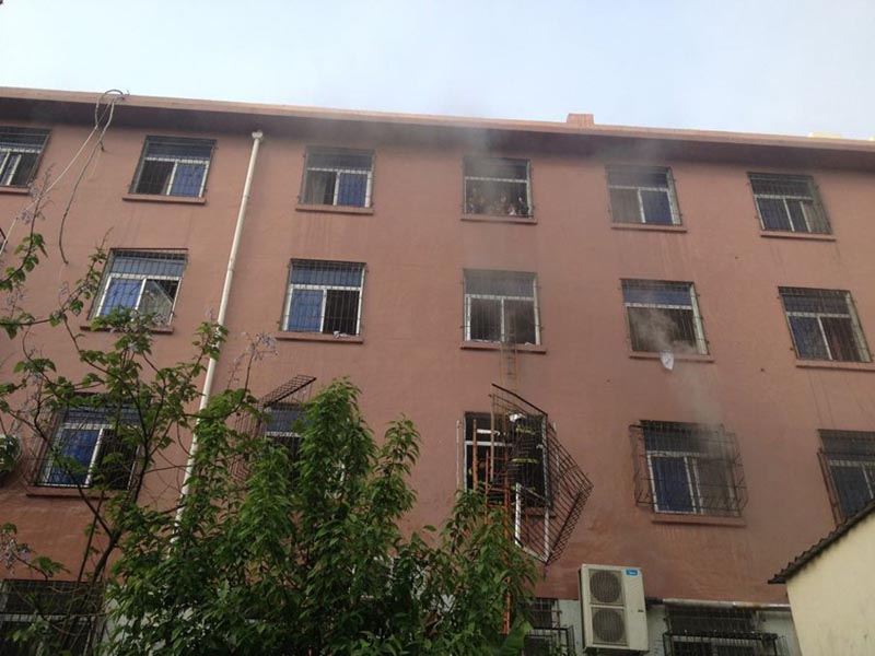 Пожар в городе Сянъян провинции Хубэй унес жизни 13 человек (20)