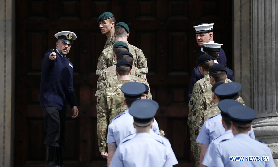 Великобритания усиливает меры безопасности на похоронах М. Тэтчер (3)