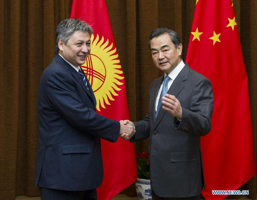 Министр иностранных дел КНР Ван И провел переговоры со своим коллегой из Кыргызстана