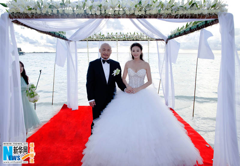 Свадьба китайской кинозвезды Чжан Юйци и извествного режиссера Ван Цюаньаня состоялась на Мальдивах