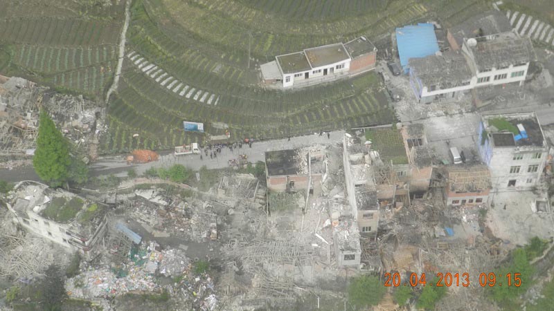 Положение в поселке Тайпин уезда Лушань провинции Сычуань после землетрясения (3)