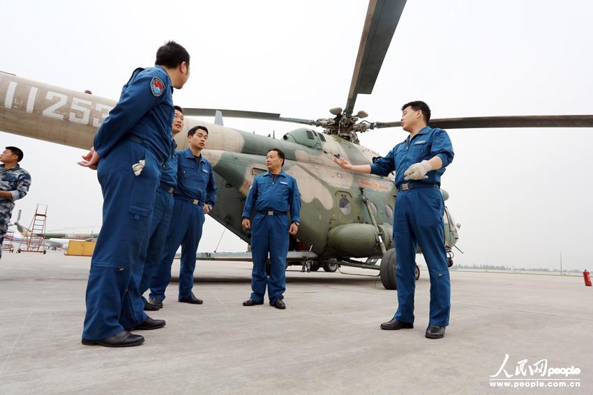 ВВС НОАК начали спасательные работы после землетрясения (3)