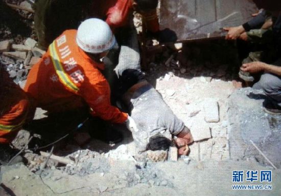 20 мгновений землетрясения в провинции Сычуань (2)