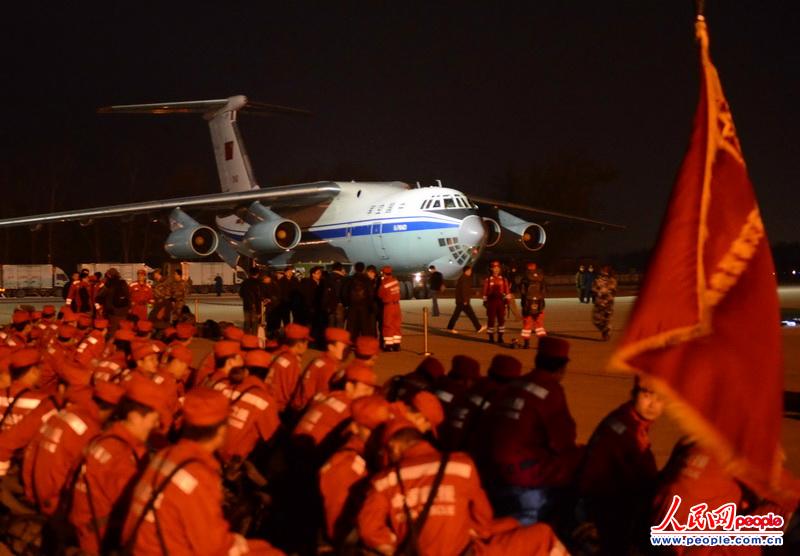 2 самолета Ил-76 доставили спасателей и оборудование для оказания помощи в районах, пострадавших от землетрясения (6)