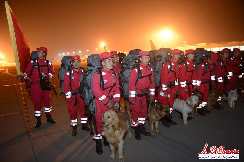 2 самолета Ил-76 доставили спасателей и оборудование для оказания помощи в районах, пострадавших от землетрясения (10)