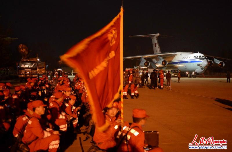 2 самолета Ил-76 доставили спасателей и оборудование для оказания помощи в районах, пострадавших от землетрясения (5)