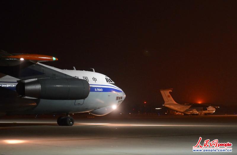 2 самолета Ил-76 доставили спасателей и оборудование для оказания помощи в районах, пострадавших от землетрясения (2)