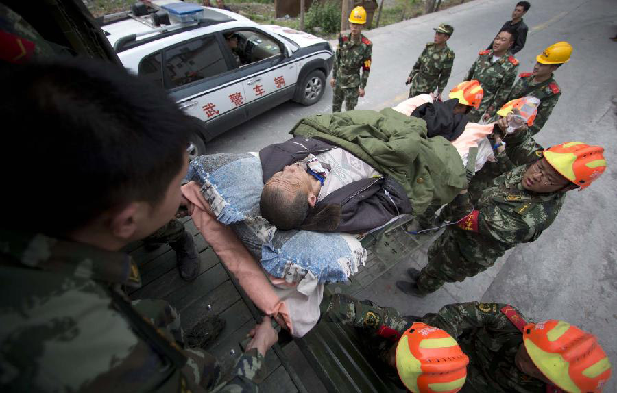 192 человека погибли, 23 пропали без вести в результате землетрясения в провинции Сычуань (21)