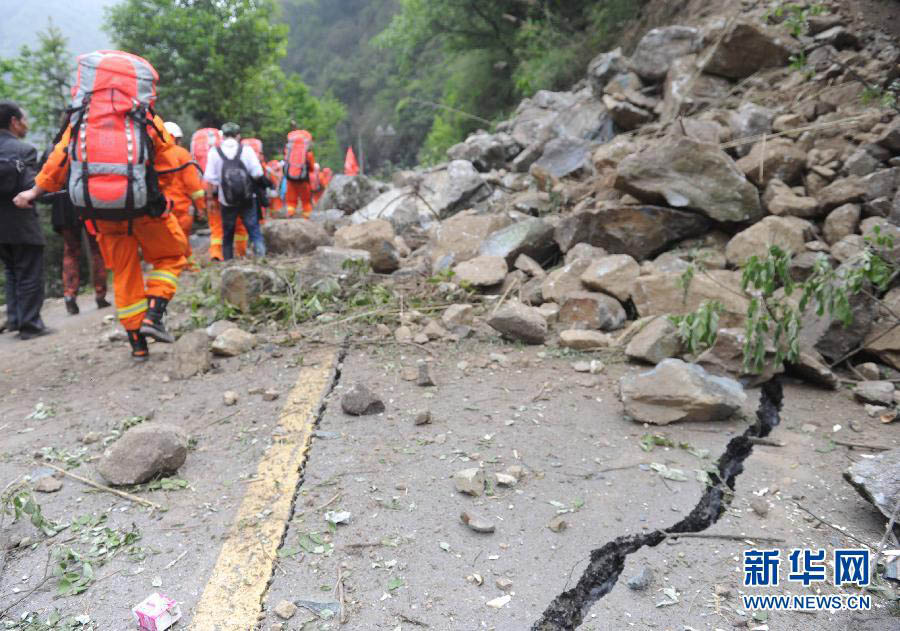 192 человека погибли, 23 пропали без вести в результате землетрясения в провинции Сычуань (5)