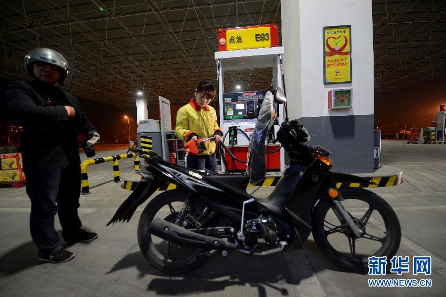 В Китае с 25 апреля будут снижены цены на бензин и дизельное топливо (2)