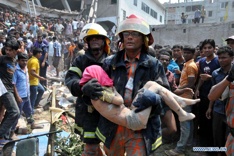 83 человека стали жертвами обрушения здания в Бангладеш