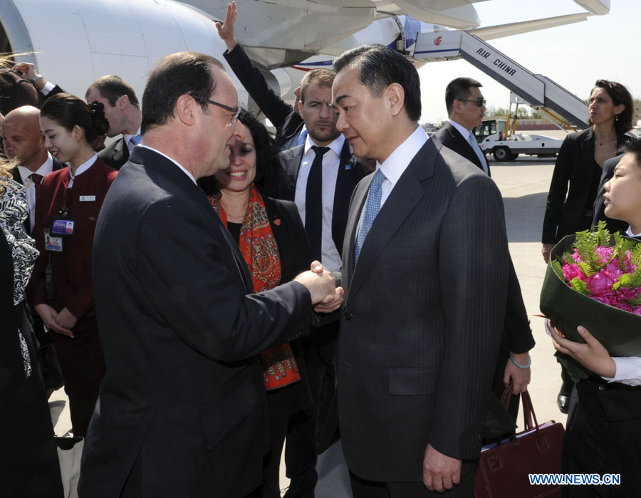 Президент Франции Франсуа Олланд прибыл в Пекин (2)