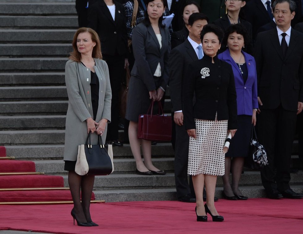 Фото Пэн Лиюань и подруги президента Франции Валери Триервейлер