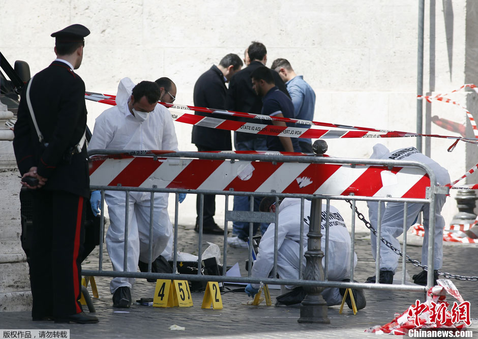 В результате перестрелки перед правительственным дворцом Италии пострадали 3 человека (5)