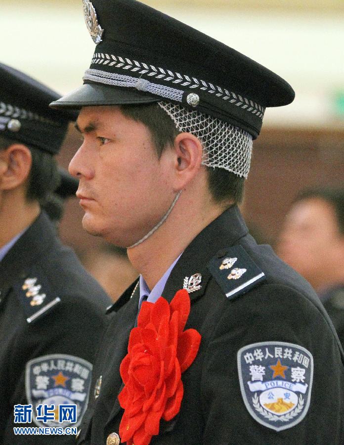15 погибших в ходе столкновений с террористами в Синьцзяне были награждены посмертно (4)