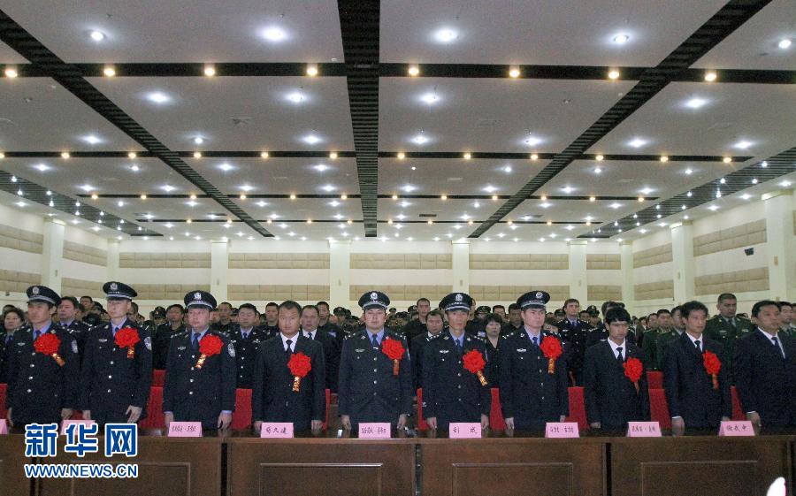 15 погибших в ходе столкновений с террористами в Синьцзяне были награждены посмертно (3)