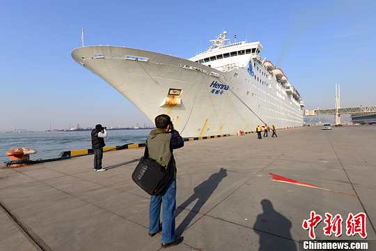 Первое в материковом Китае роскошное круизное судно совершило первое плавание по маршруту Тяньцзинь -- Республика Корея