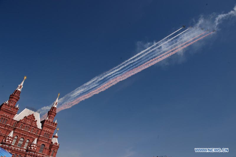 В Москве на Красной площади прошел военный парад в ознаменование 68- й годовщины победы в Великой Отечественной войне (11)
