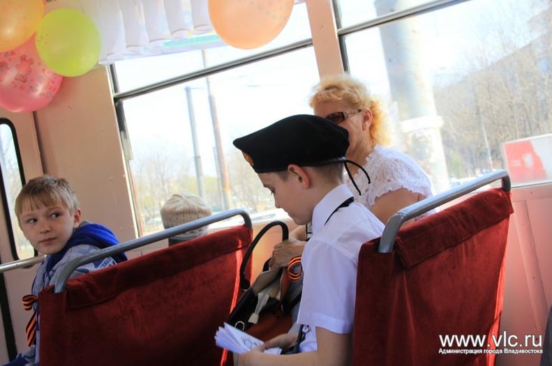 Во Владивостоке появился трамвай Победы (2)