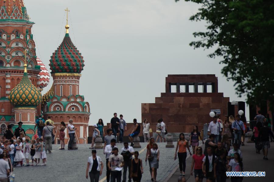 Мавзолей В. Ленина открылся для посетителей после ремонта