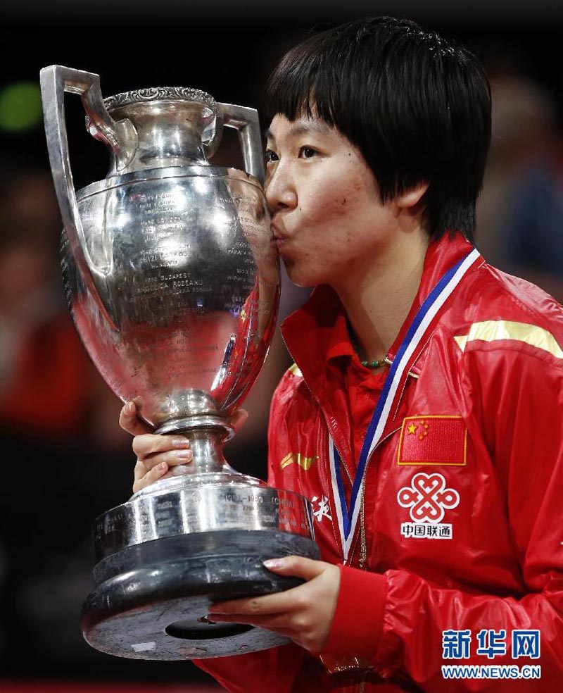 Ли Сяося завоевала первое место в одиночном женском разряде на чемпионате мира по настольному теннису (10)
