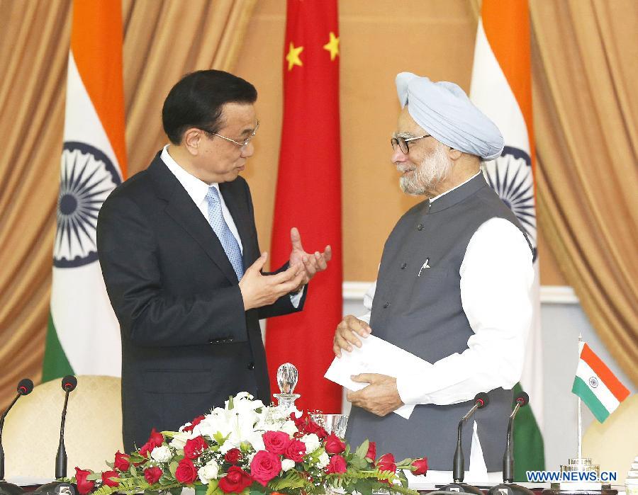 Ли Кэцян и премьер-министр Индии М. Сингх встретились с журналистами (3)
