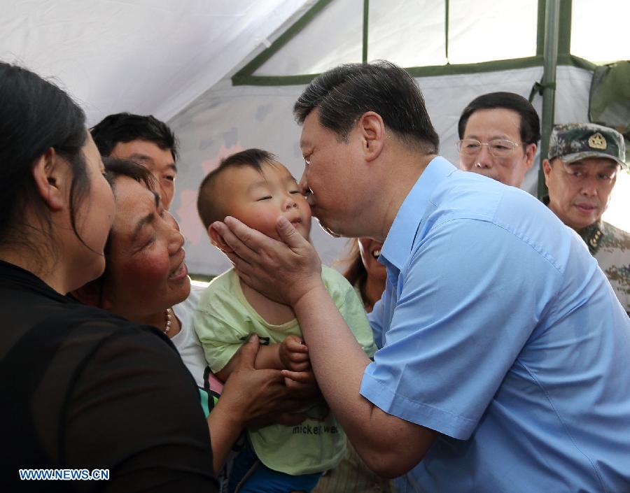 Председатель КНР Си Цзиньпин призвал к форсированному восстановлению пострадавшей от землетрясения провинции Сычуань (3)