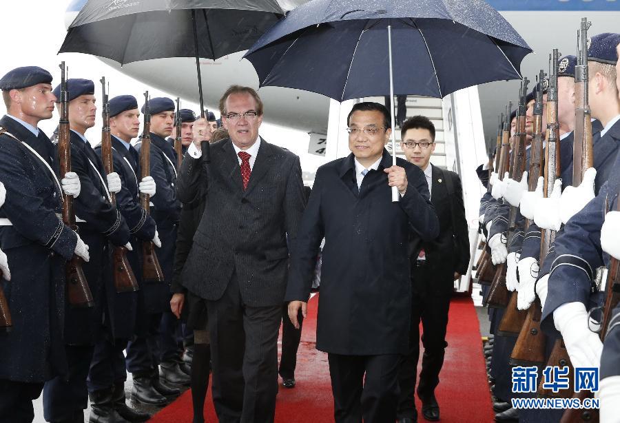 Ли Кэцян прибыл в Берлин с официальным визитом в Германию