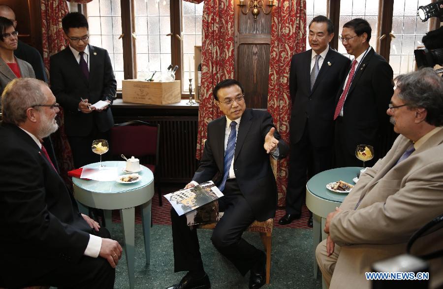 Ли Кэцян: Семена китайско-германской дружбы должны принести еще более обильные плоды