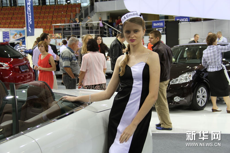 Белорусские красавицы на международном автосалоне в Минске "Авто шоу 2013" (8)