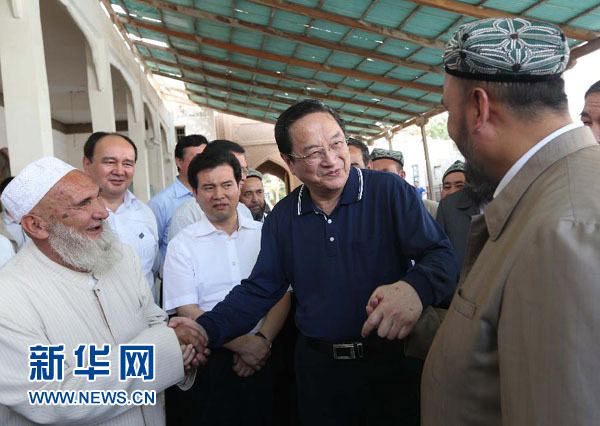 Председатель ВК НПКСК Юй Чжэшэн в поездке по Синьцзяну подчеркнул необходимость сдерживать экстремизм и терроризм