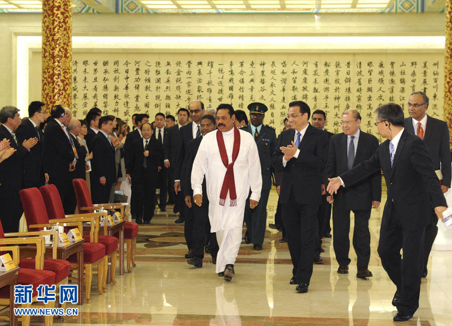 Ли Кэцян посетил 2-ю Пекинскую ярмарку и пекинский саммит Глобального форума услуг (3)