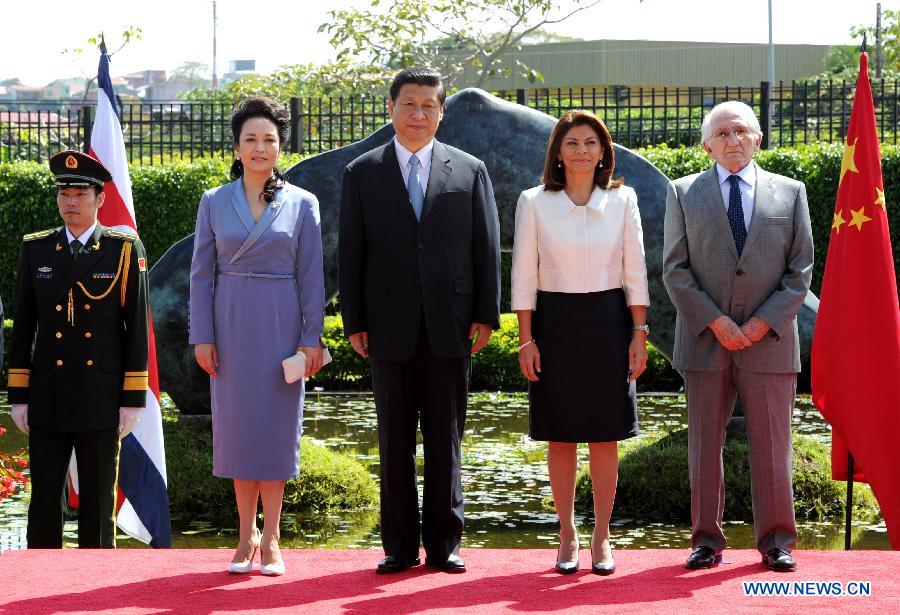 Си Цзиньпин провел переговоры с президентом Коста-Рики
