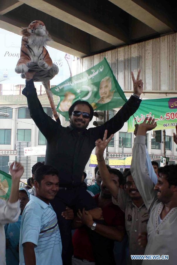 Наваз Шариф избран премьер-министром Пакистана