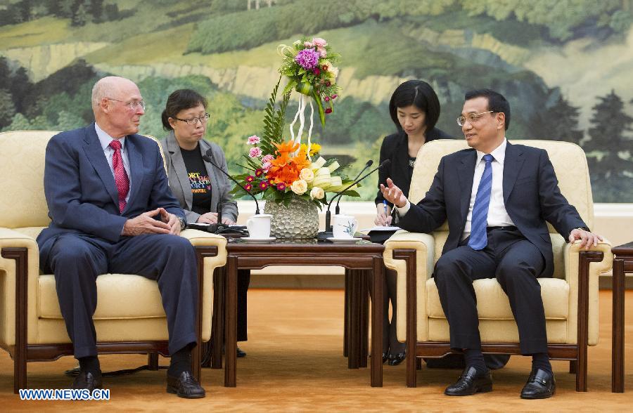 Ли Кэцян встретился с бывшим министром финансов США Г. Полсоном (2)