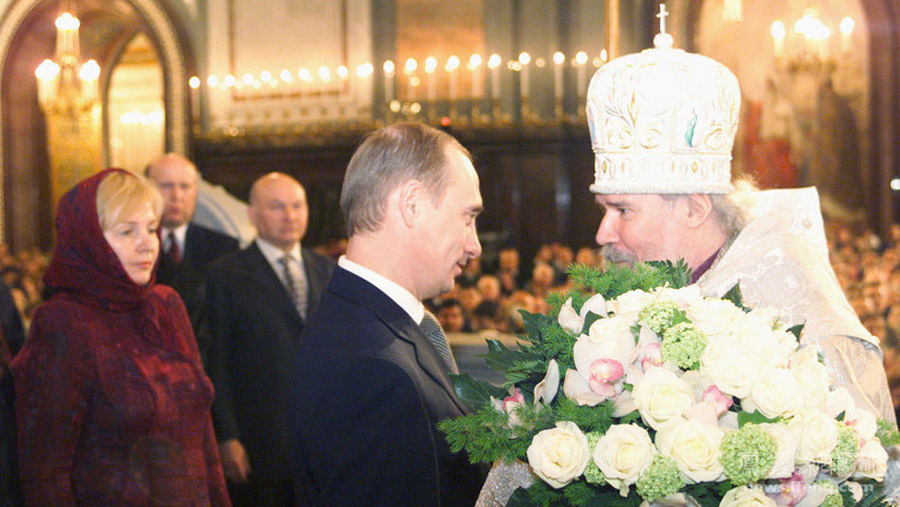 Владимир Путин с супругой в 2001 году