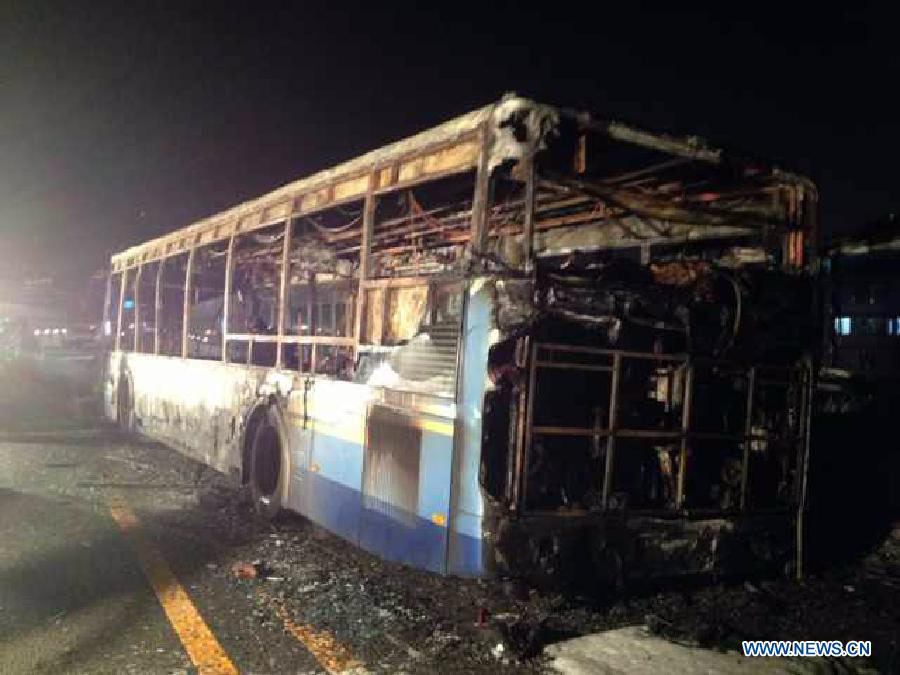 Число погибших в результате возгорания автобуса в Сямэне возросло до 47 человек, еще 34 были ранены (4)