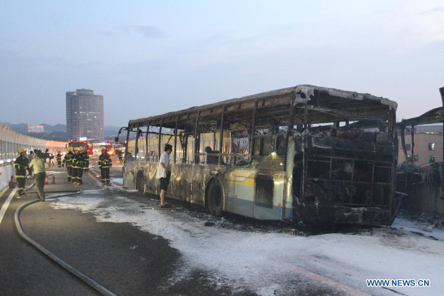 Число погибших в результате возгорания автобуса в Сямэне возросло до 47 человек, еще 34 были ранены (6)