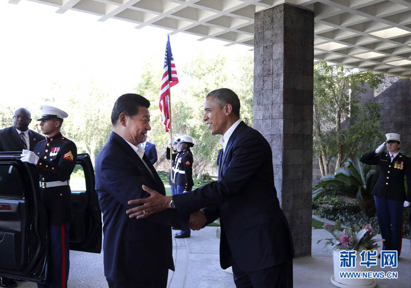 Си Цзиньпин прибыл в поместье Анненберг на встречу с Бараком Обамой (5)